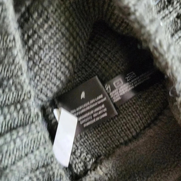 OOKPIK Knitted Hat Raccoon  Removable Pompom Green Khaki lined one size - Picture 2 of 4